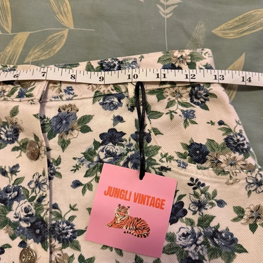 VINTAGE Y2K 90s AMY BYER Blue Floral White Denim Skort Waist Size 7 - Picture 9 of 10